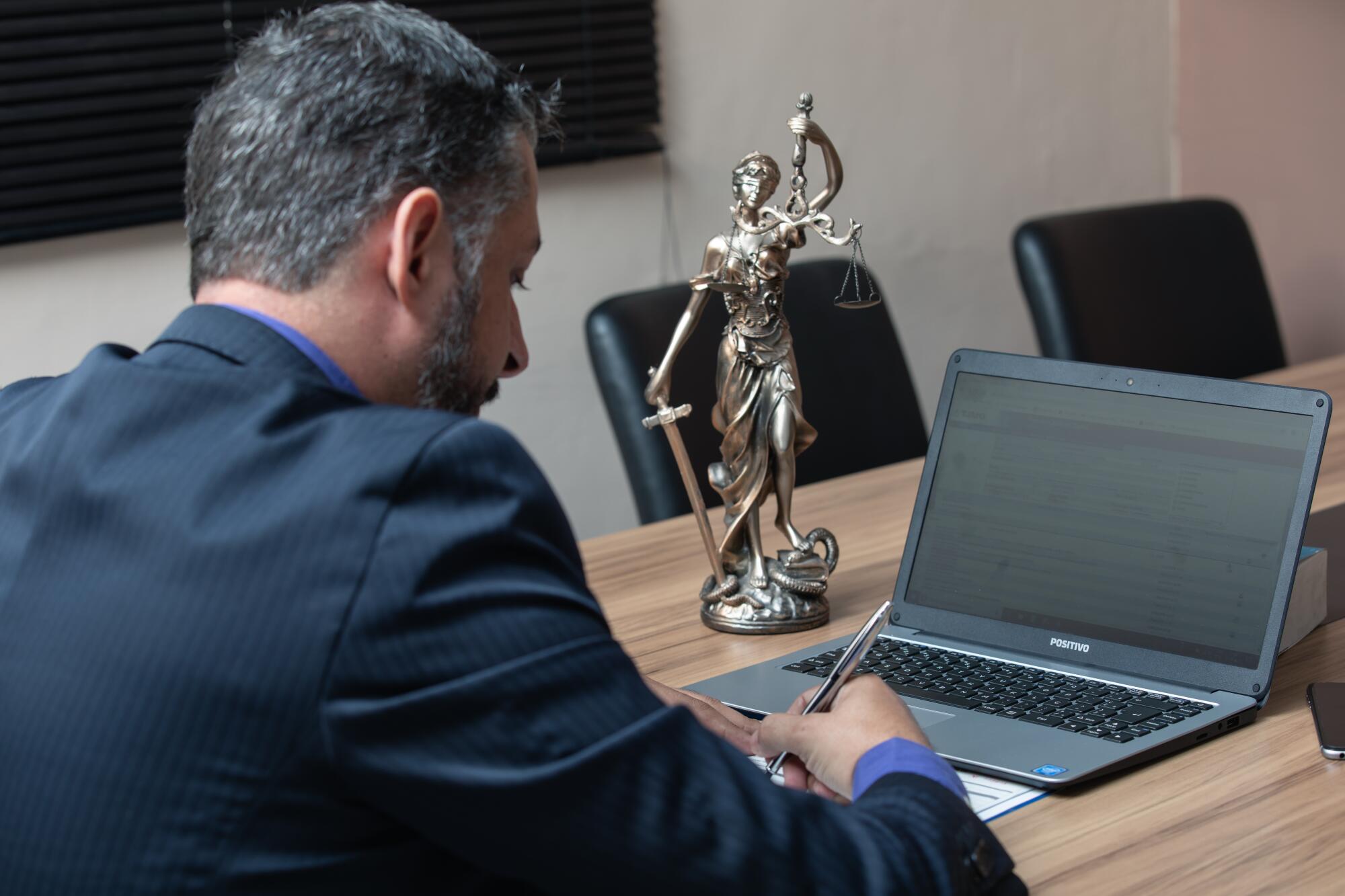 commercial truck crash attorney